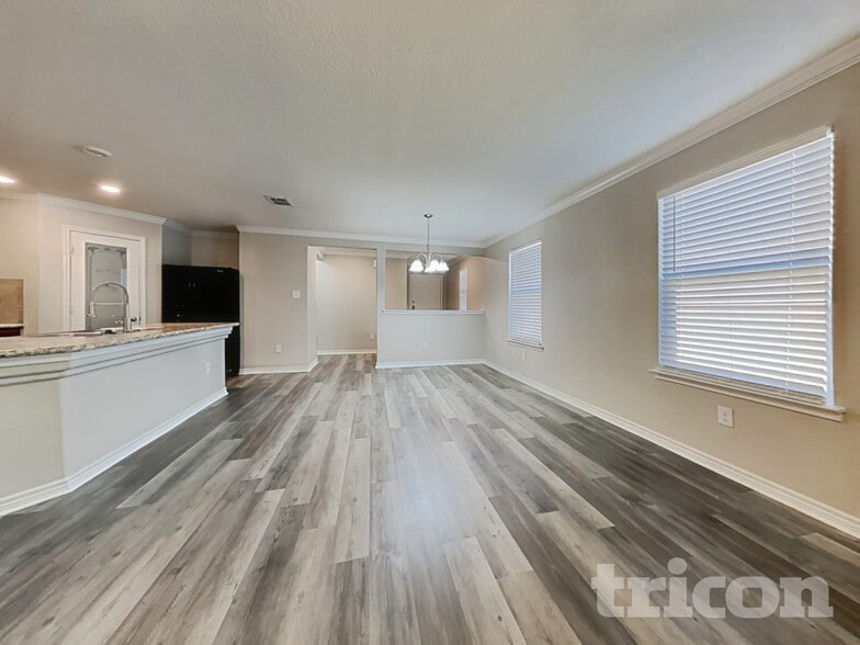 Building Photo - 15307 Delta Pt