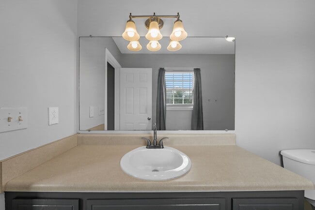 Building Photo - 443 Cranklen Cir