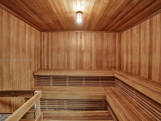 Building Photo - 200 Leslie Dr