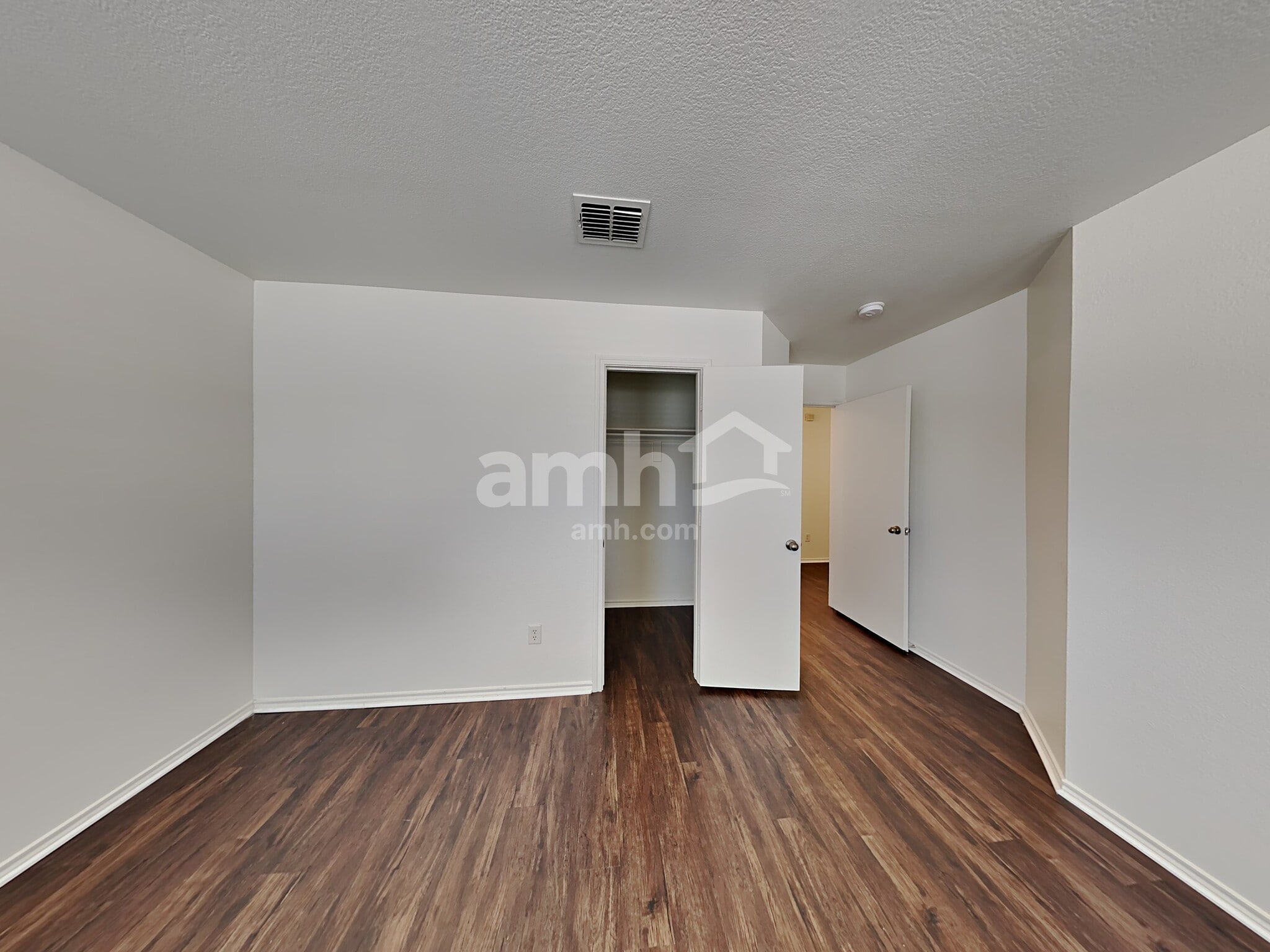 Building Photo - 9421 Pastime Ct