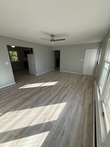 Building Photo - 8901 Highland Dr