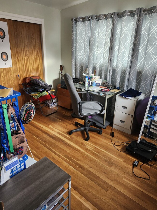 Building Photo - 830 Windmill Rd