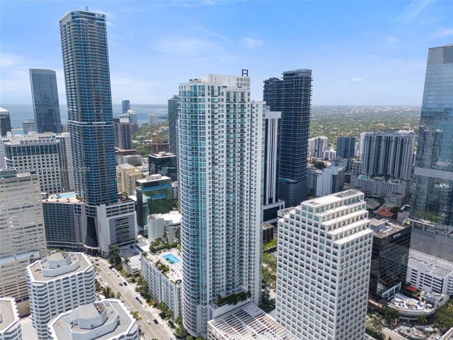 Building Photo - 950 Brickell Bay Dr
