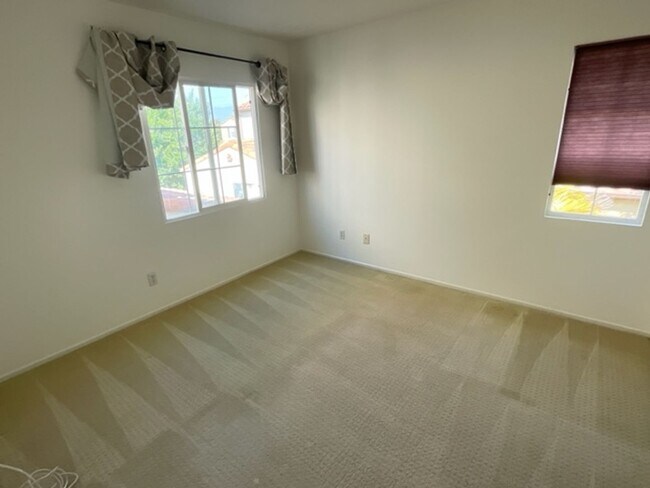 Building Photo - **Coming Soon**3 Bedroom 2 Bath Home in th...