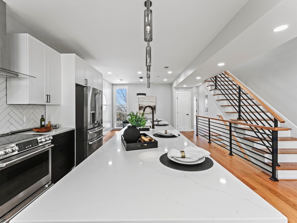Building Photo - 4320 7th St NW