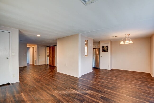 Building Photo - 2 bed, 2 bath Home in Prescott!