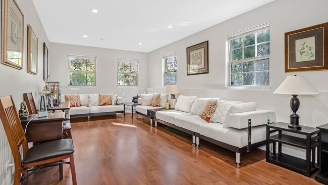 Building Photo - 530 Prestwick Ln