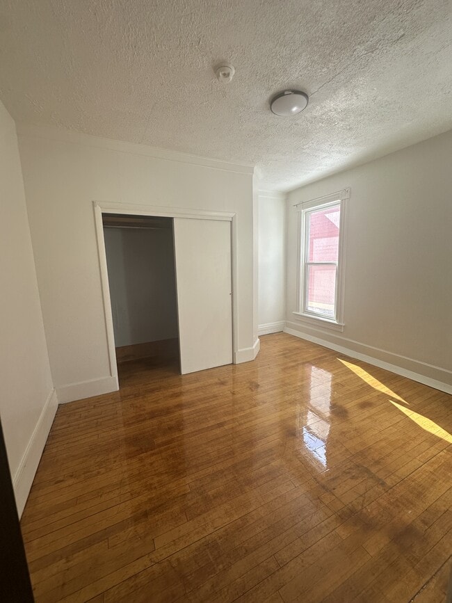 Building Photo - 409 Cedar St