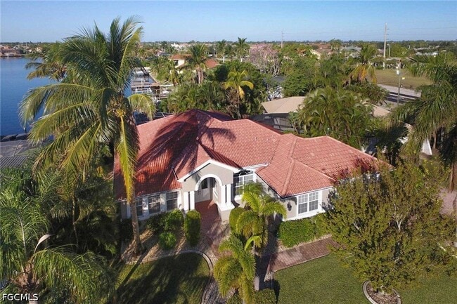 Building Photo - 4808 SW 5th Pl