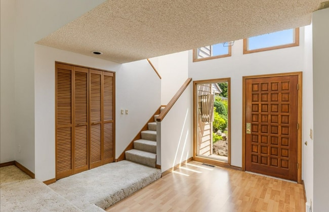 Building Photo - Prime Charbonneau Golf Community Location! 2 Bed, 2.5 Bath + Den, A/C, Washer/Dryer and Garage