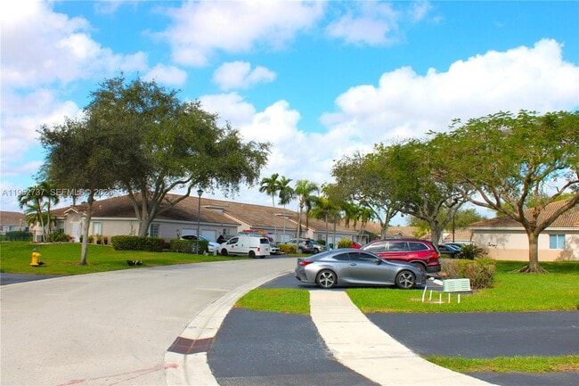 Building Photo - 1841 SW 116th Way