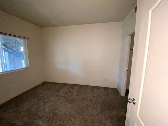 Building Photo - NW Reno Luxury 3 Bedroom Condo - Fitness Center, Pool, Club House