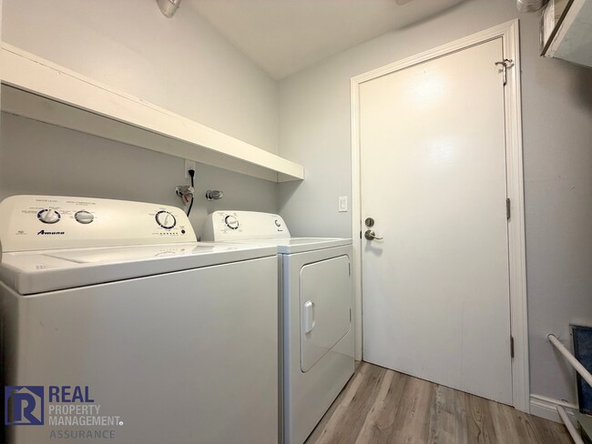 Building Photo - 5470 SW 164th Ct