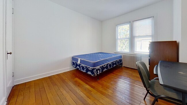 Building Photo - 33 E Chalmers St