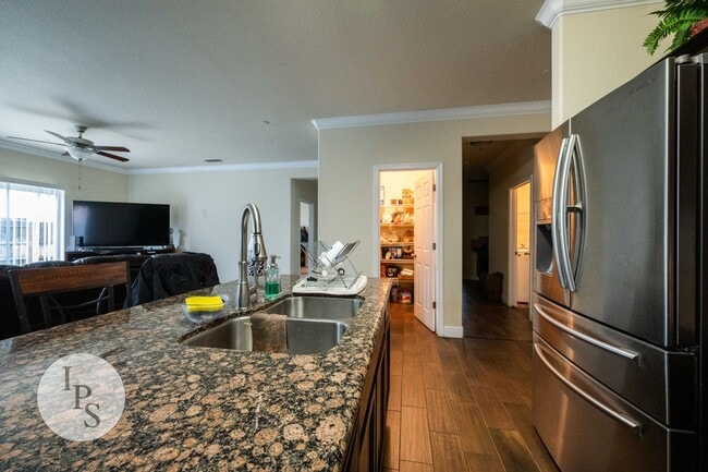 Building Photo - Sanger Home, 4BR/3BA, Near HighSchool + Parks -  Large Side Lot Included