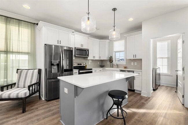 Building Photo - Fox Run Village Rental