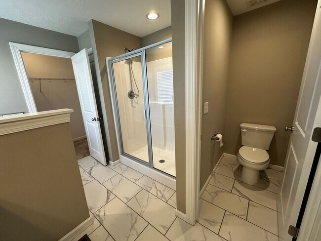 Building Photo - 977 Glenhaven Dr