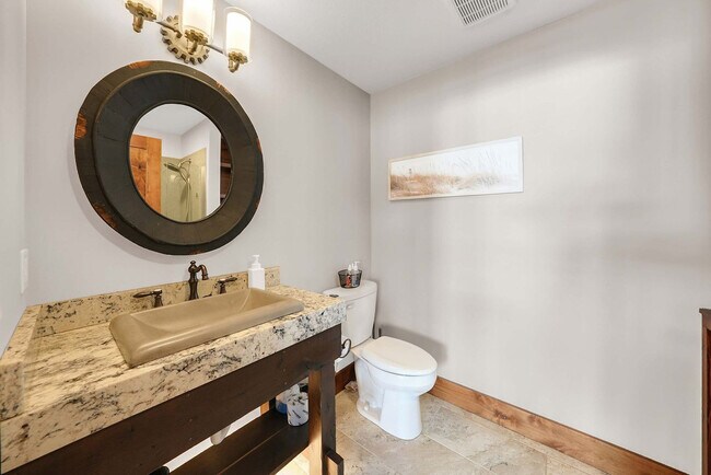 Building Photo - 201 Shady Ozark Ln