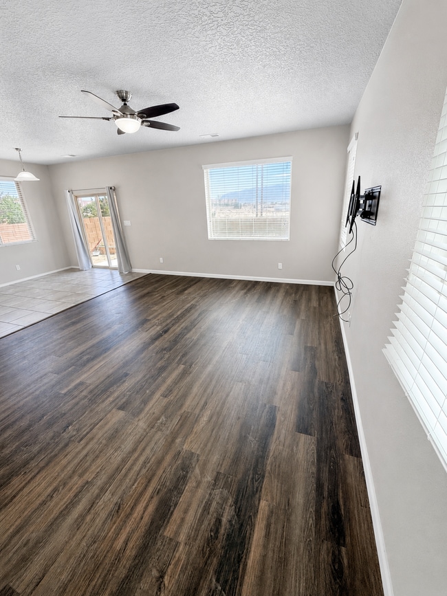 Building Photo - 8936 Mission Ridge Dr