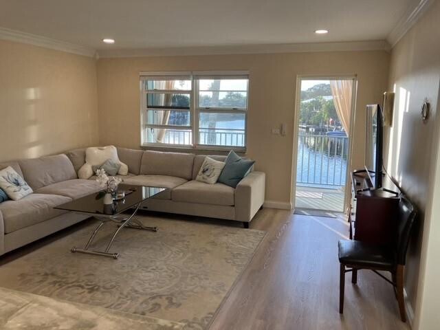 Building Photo - 801 NE 18th Ct