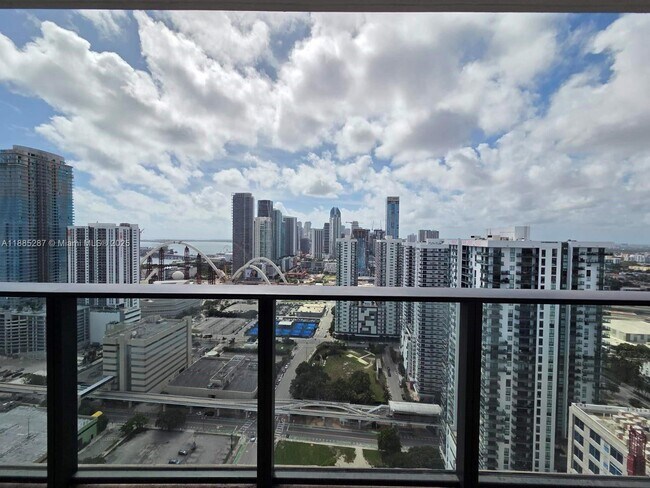 Building Photo - 1600 NE 1st Ave