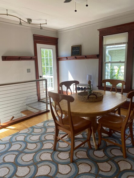 Dinning Room - 608 E Meinecke Ave