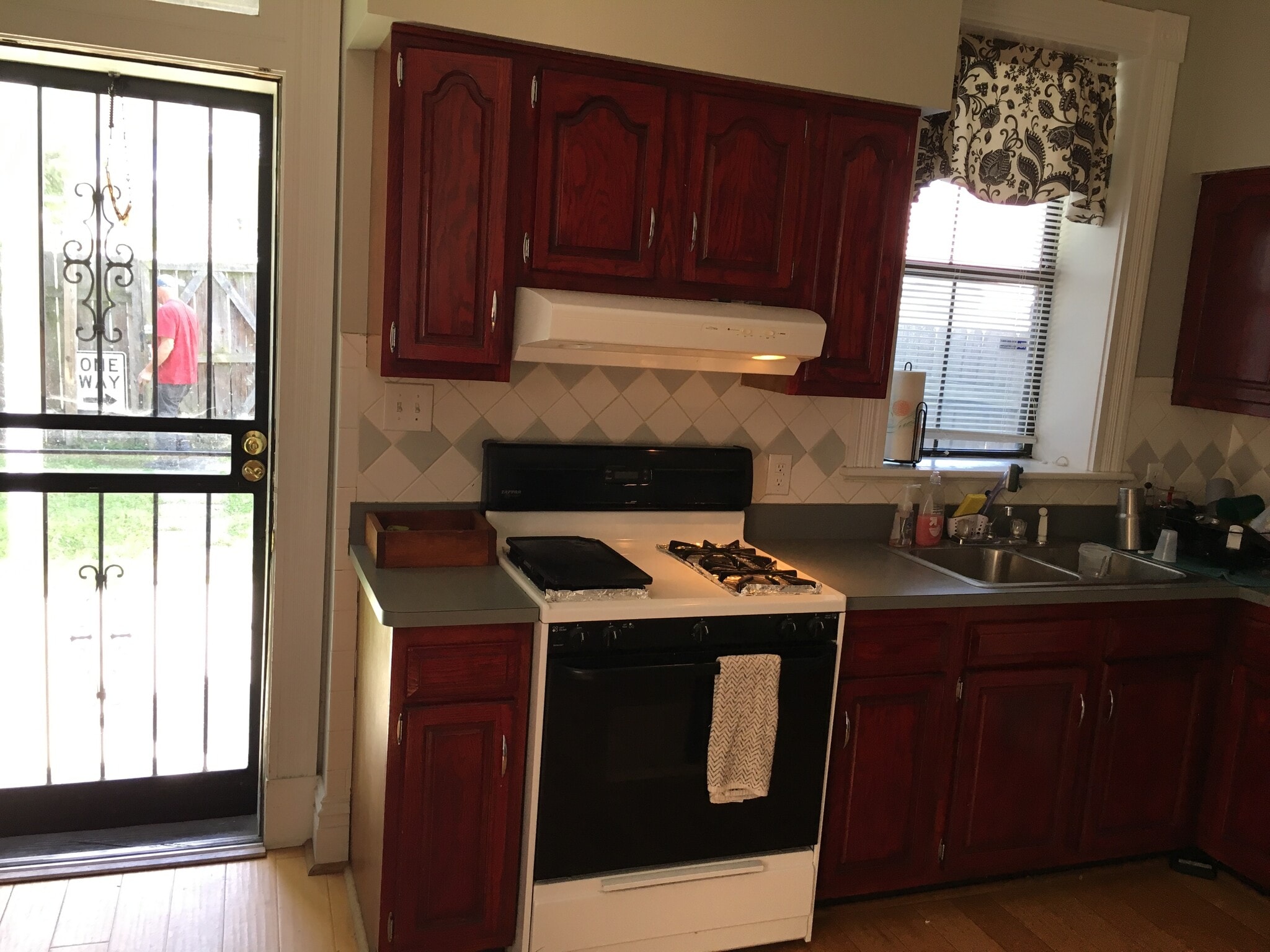 Kitchen - 703 W Leigh St