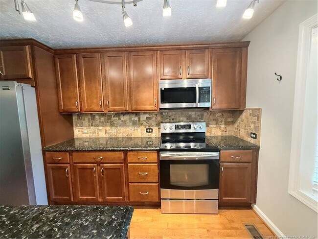 Building Photo - 5670 Blythewood Ln