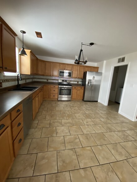 Kitchen - 2905 W Platte Ave