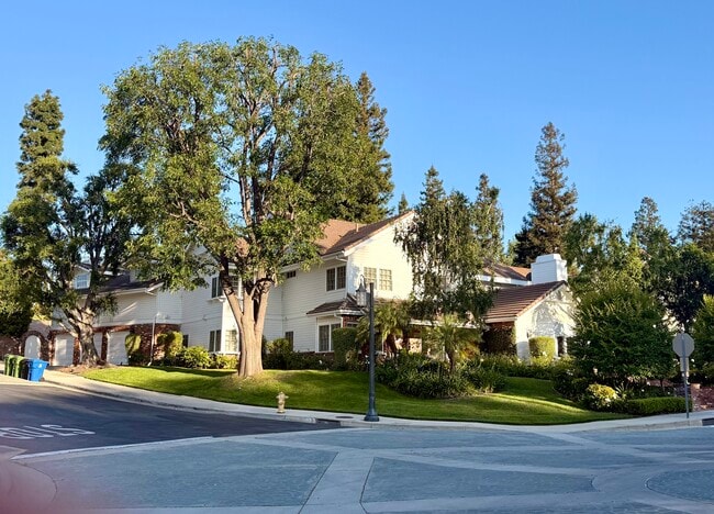 Building Photo - 4542 Westchester Dr