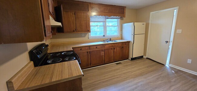 Building Photo - 2108 Hill St NW