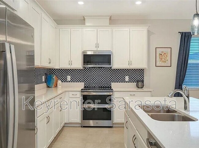 Building Photo - 7448 Cabin Ln