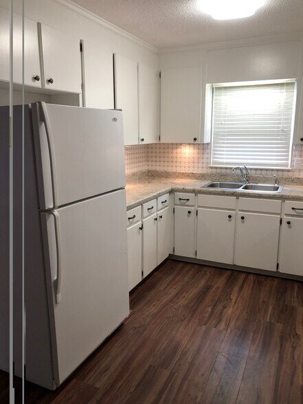 Kitchen - 313 Grace St