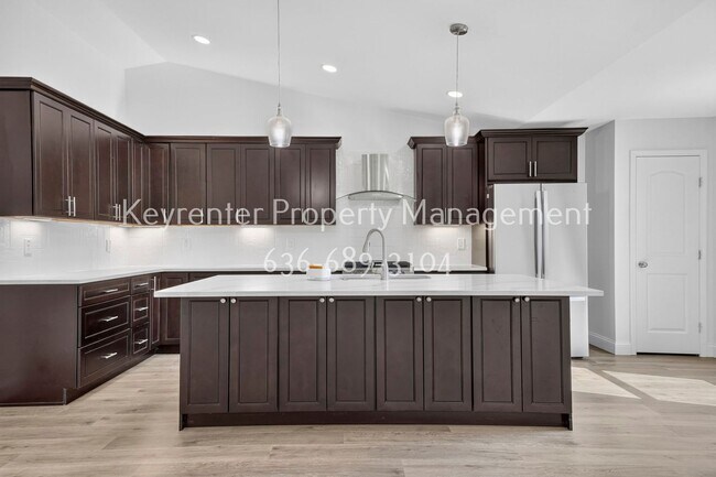 Building Photo - 926 Townhouse Ln