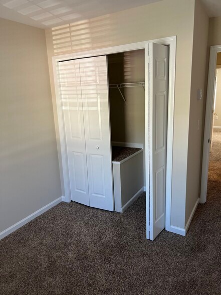 Building Photo - 10121 Saint George Cir