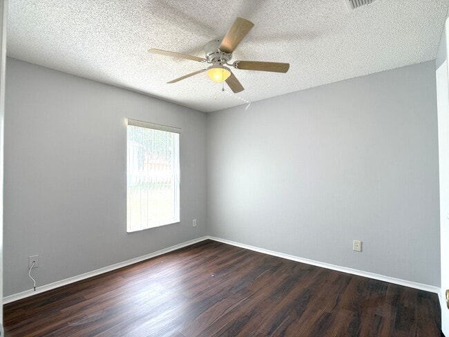 Building Photo - 287 S Walleye Dr