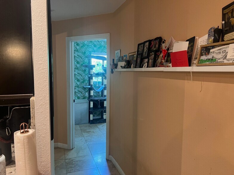 Building Photo - 4955 Hanawai St