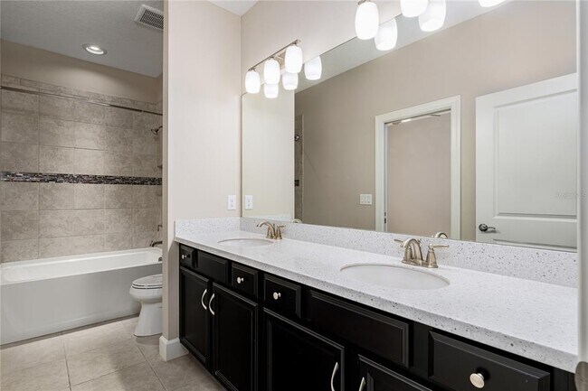 Building Photo - 10413 Highland Park Pl