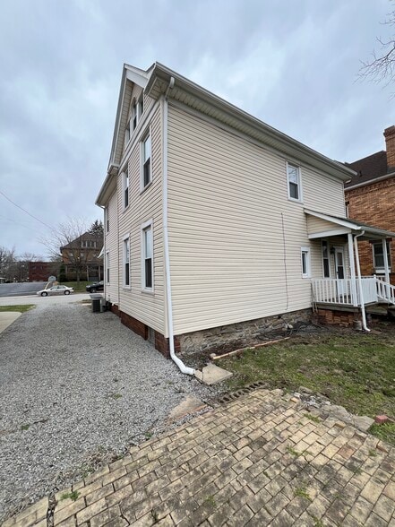 Building Photo - 271 Dravo Ave