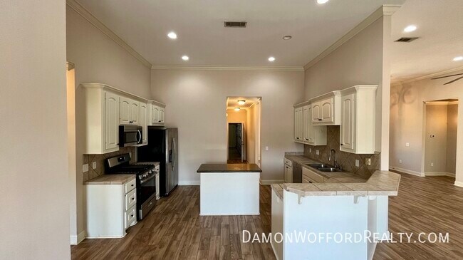 Building Photo - 610 Salems Ct