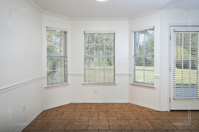 Building Photo - Charming 3-Bed 2-Bath Brick Home in West Mobile