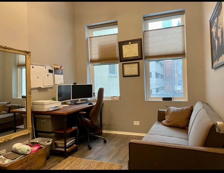 Bedroom 2 - 857 N La Salle Dr