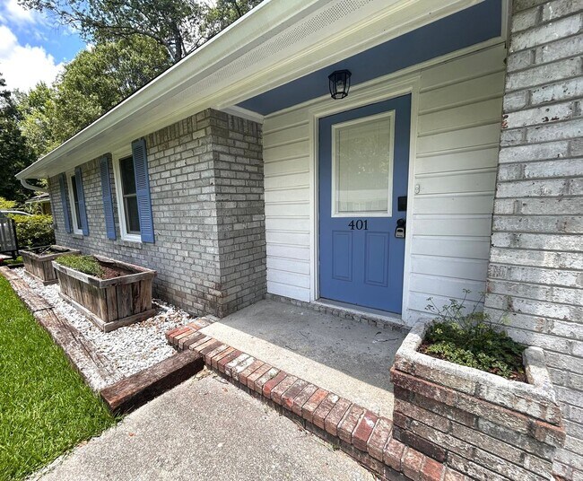 Building Photo - Beautifully Renovated 3BR Home in Summerville
