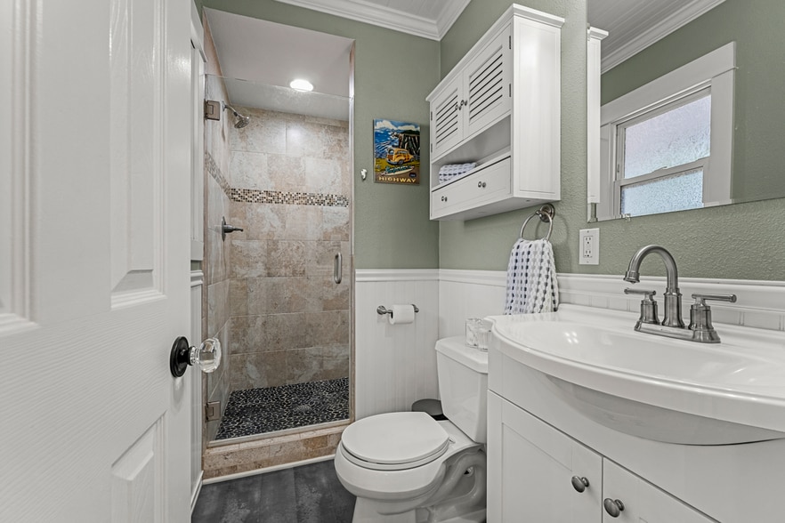 Building Photo - 10838 Newcomb Ave