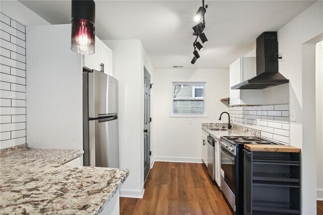 Building Photo - 782 Dixie Ave NE