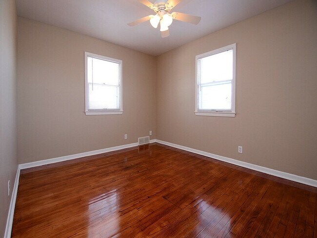 Building Photo - 3024 S 107th Ave