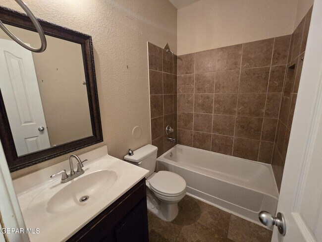 Building Photo - 14275 Ranier Point Dr
