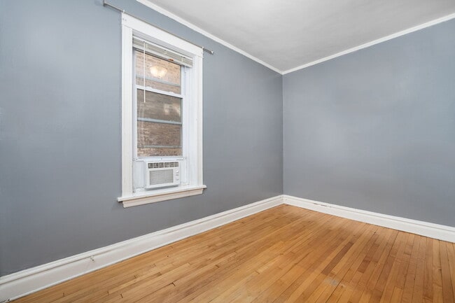 Building Photo - 3648 N Bell Ave