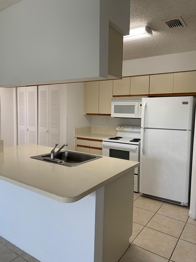 Building Photo - 17500 NW 67th Pl