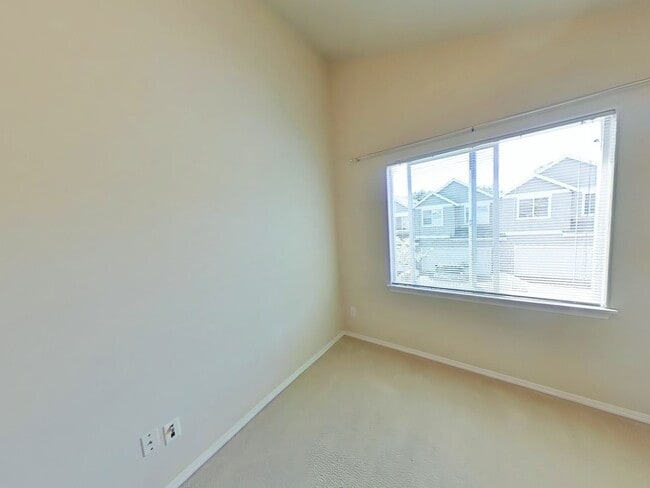 Building Photo - HOA ~ 3 Bedroom Townhouse ~ North Corvallis